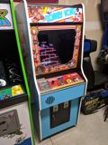The finished arcade cabinet (1).